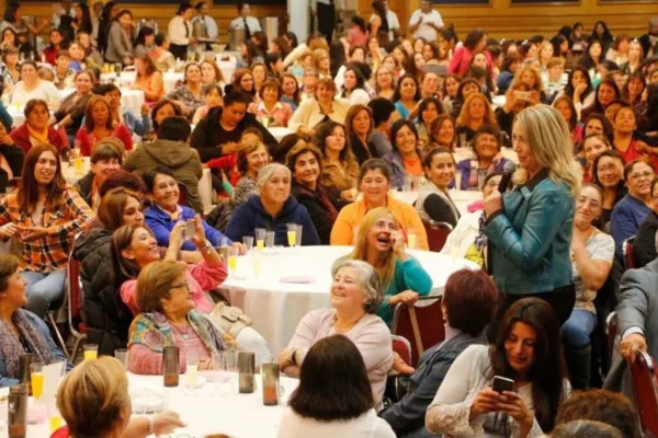Jennifer Warner, conferencista para eventos corporativos sobre Liderazgo Femenino
