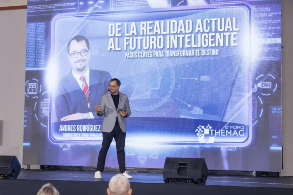 Andrés Conde, conferencista para eventos corporativos sobre Inteligencia Artificial Generativa