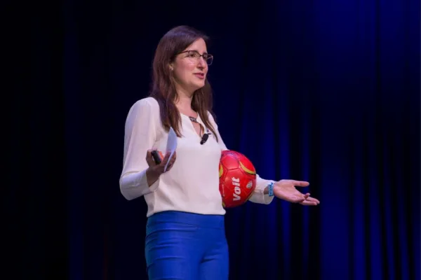 Ximena Hernández Buffa, conferencista para eventos corporativos sobre Marketing B2B