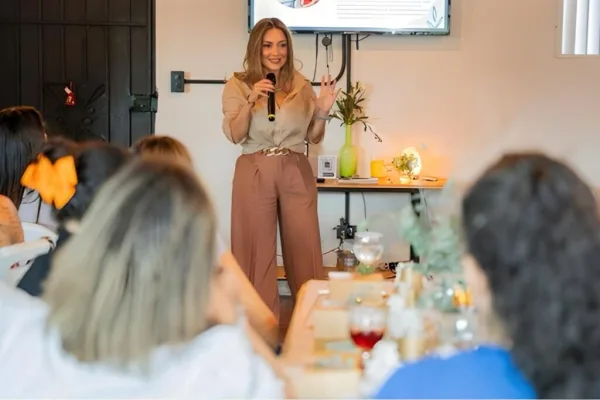 Floribeth Calvo, conferencista para eventos corporativos sobre Inteligencia Emocional