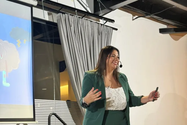 Adriana Castro Bolaños, conferencista para eventos corporativos sobre Liderazgo Consciente
