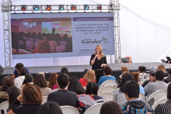 Jennifer Warner, conferencista para eventos corporativos sobre Liderazgo Femenino