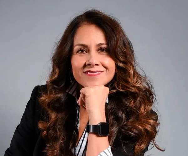 Blanca Mayagoitia — Conferencista de Salud Mental y Estrés
