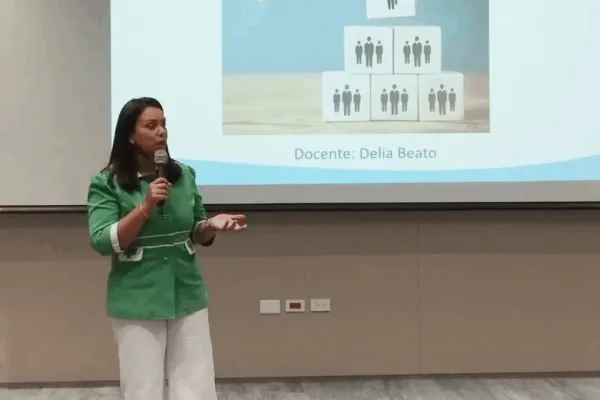 Delia Beato, conferencista para eventos corporativos sobre Liderazgo Transformador