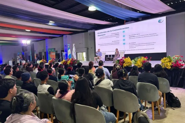 Nancy Reeves, conferencista para eventos corporativos sobre IA Responsable