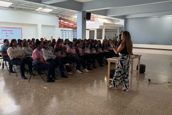 Floribeth Calvo, conferencista para eventos corporativos sobre Inteligencia Emocional