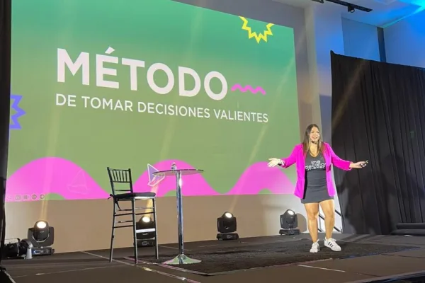 Adriana Castro Bolaños, conferencista para eventos corporativos sobre Liderazgo Consciente