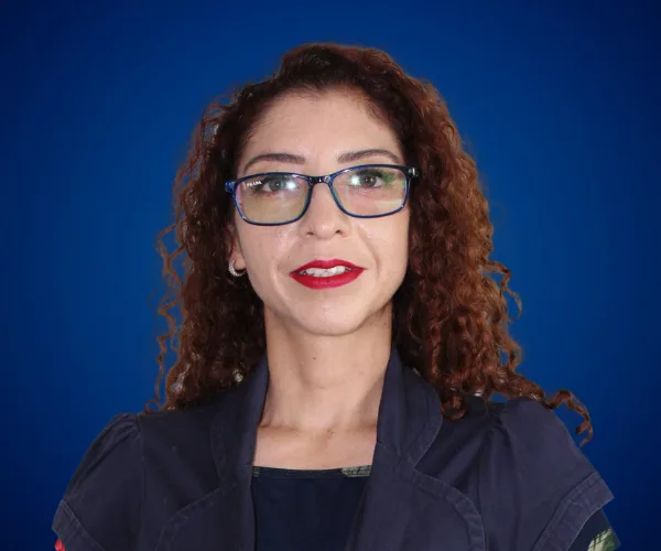 Zafiro Sandoval — Conferencista de Salud Mental y Estrés