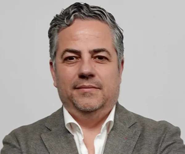 Javier Navarro — Conferencista de Ventas Ventas B2b
