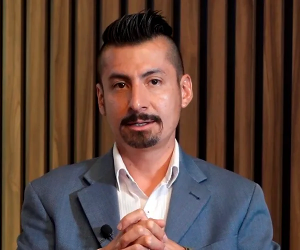 Luis Alberto Rivas Menera — Conferencista de Ventas Psicologia de Ventas