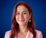 Yera Flores — Conferencista de Estrategia Ventaja Competitiva