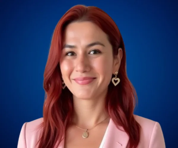 Yera Flores — Conferencista de Diversidad, Equidad e Inclusión