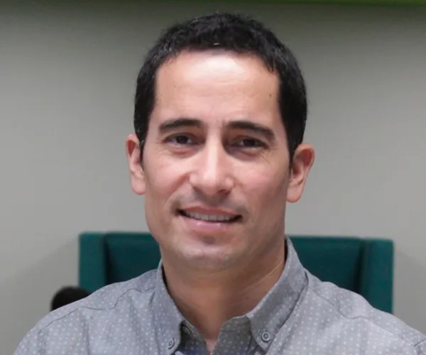 Italo Cardoza — Conferencista de Trabajo En Equipo Colaboracion Efectiva