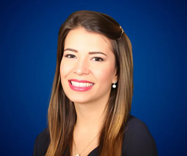 Emily Clavel — Conferencista de Motivación Mentalidad Ganadora