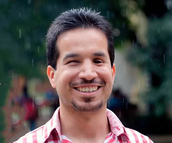 Bernardo Álvarez — Conferencista de Motivación Inspiración Para Equipos
