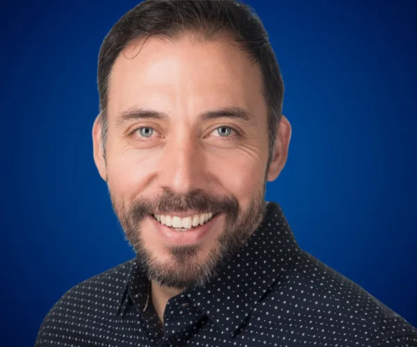 Cesar CASTRO V — Conferencista de Ventas